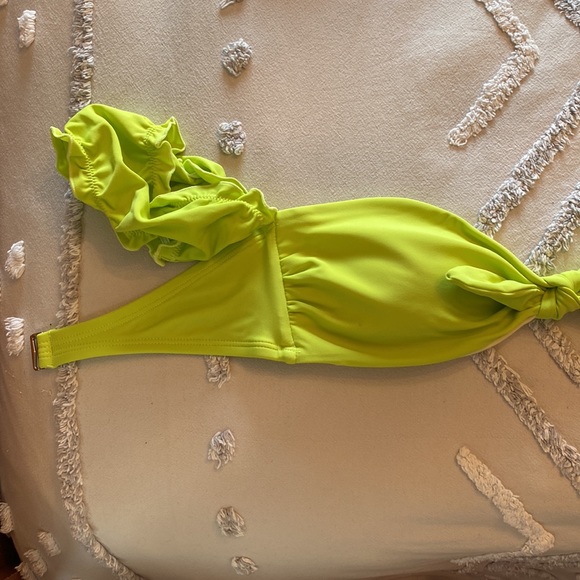 Lime Bikini! 👙 - Picture 4 of 6
